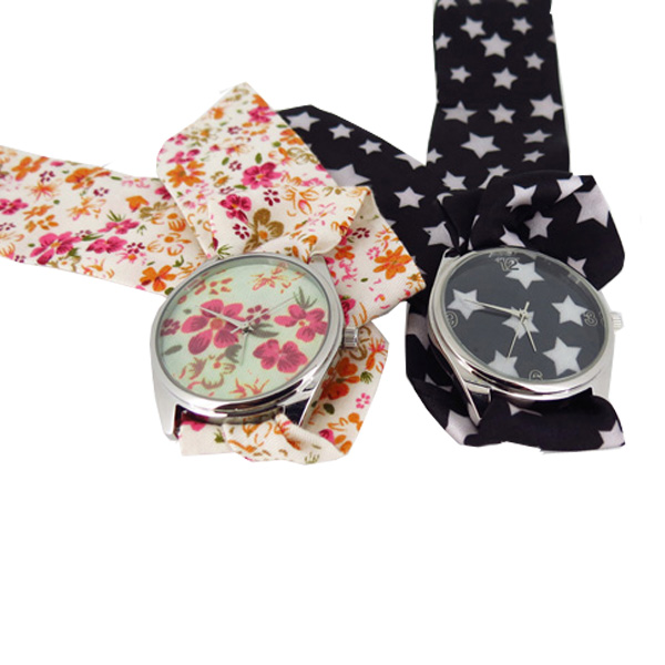 英倫風(fēng)花布帶時(shí)尚女士禮品手表定制工廠【穩(wěn)達(dá)時(shí)鐘表】