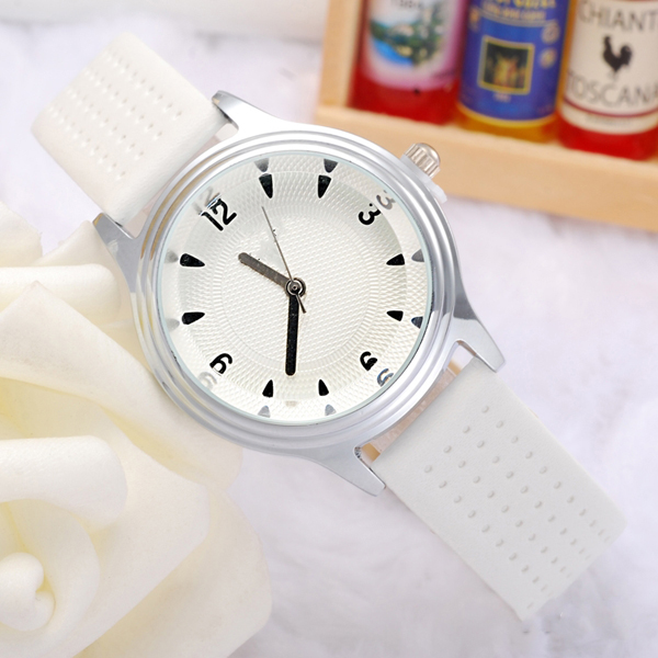 合金女士學(xué)生禮品手表批發(fā)廠家直銷【穩(wěn)達(dá)時鐘表】