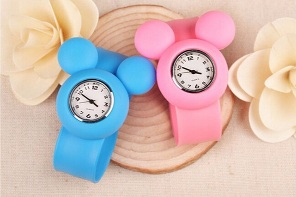 穩(wěn)達時兒童手表生產廠家