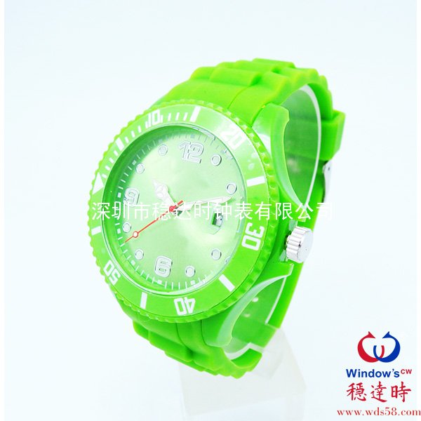 塑料殼硅膠帶手表批發(fā)