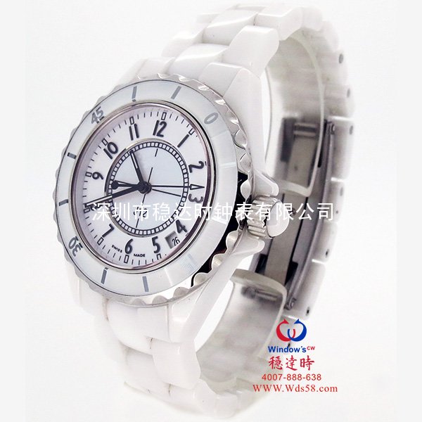 穩(wěn)達時時尚精致陶瓷女士手表