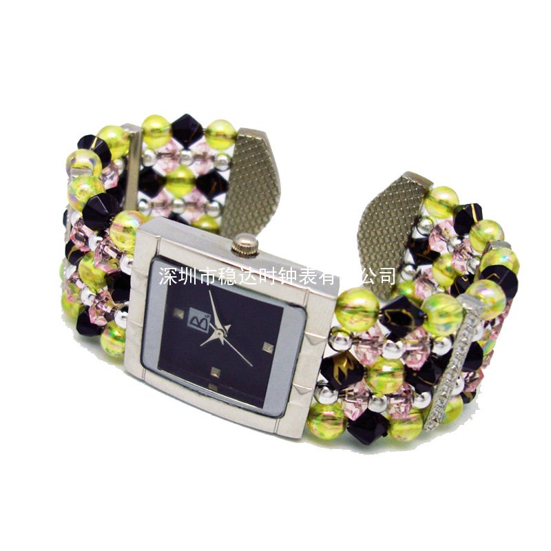 穩(wěn)達時服裝搭配的時尚風(fēng)格女式手鐲表批發(fā)