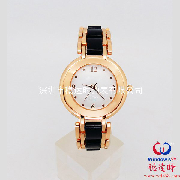 穩(wěn)達(dá)時時尚女士手表定制