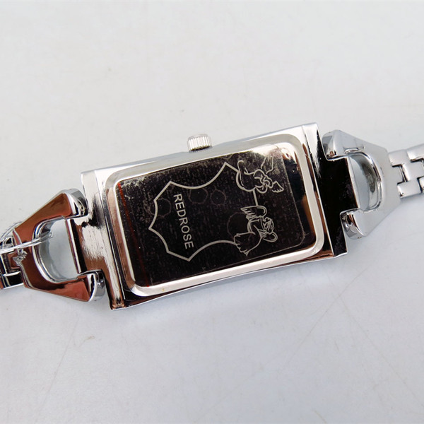 穩(wěn)達(dá)時(shí)時(shí)尚新款玫瑰金鑲鉆捷克石女式手表批發(fā)