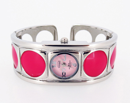 穩(wěn)達時時尚百搭手鐲手表定制廠家