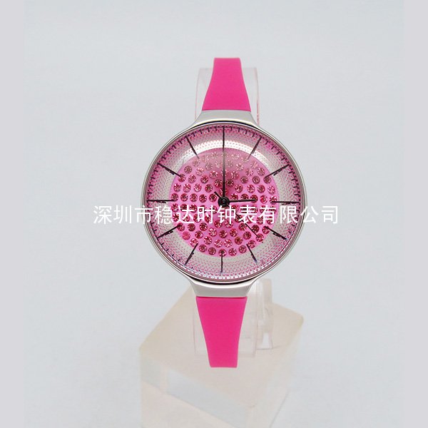 穩(wěn)達時時尚女士模糊手表