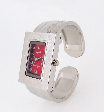 穩(wěn)達時潮流石英手表 最受歡迎的女士手表