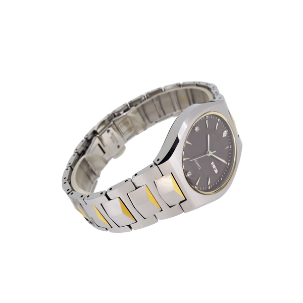 穩(wěn)達(dá)時(shí)石英鎢鋼商務(wù)手表批發(fā)定制