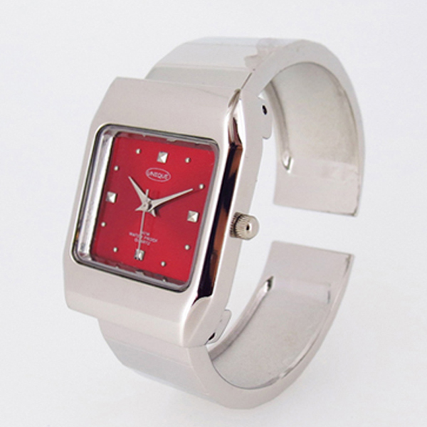 新款潮流手鐲手表批發(fā)廠家直銷