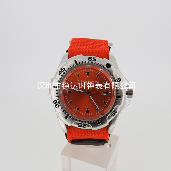 穩(wěn)達時尼龍帶運動手表廠家