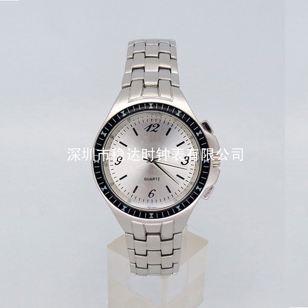 穩(wěn)達(dá)時(shí)簡(jiǎn)約大方禮品手表工廠