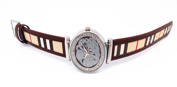 深圳手表批發(fā)廠家供應(yīng)女士禮品手表批發(fā)廠家直銷【穩(wěn)達(dá)時(shí)鐘表】