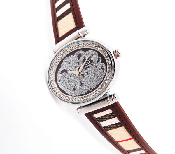 深圳手表批發(fā)廠家供應(yīng)女士禮品手表批發(fā)廠家直銷【穩(wěn)達(dá)時(shí)鐘表】