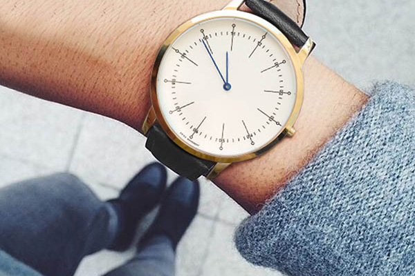 簡約復古大表盤腕表可供定制—穩(wěn)達時