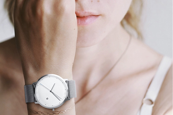 貼合生活 愈加精制——電子表廠家