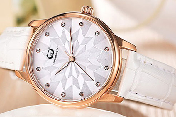 女士石英手表高檔腐蝕字面 原裝進口機芯&mdash;&mdash;穩(wěn)達時手表廠家