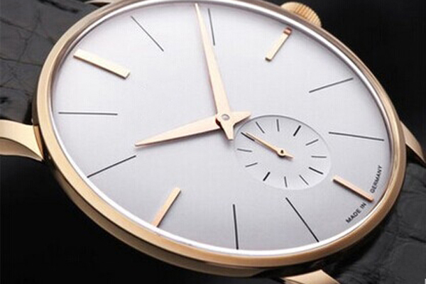 經(jīng)典大表盤(pán) 搭配時(shí)尚更傾心&mdash;&mdash;穩(wěn)達(dá)時(shí)