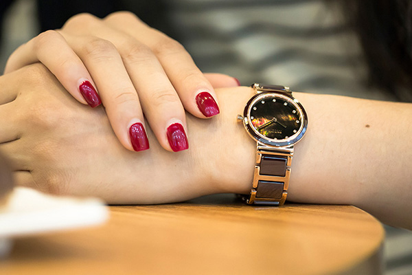 年末禮品手表定制 穩(wěn)達(dá)時廠家專業(yè)對接