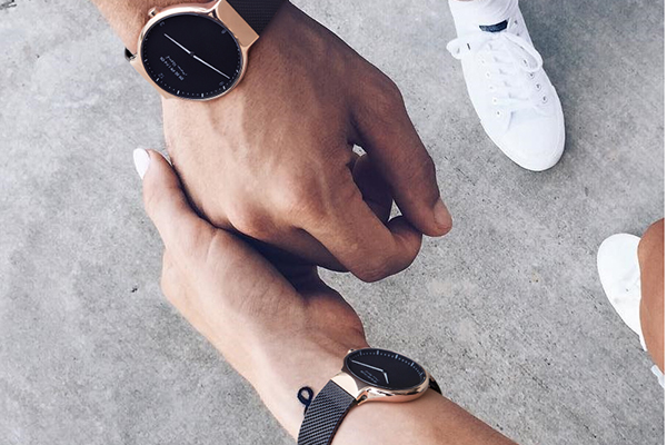 潮流男女時(shí)尚對(duì)表 廠家直銷——穩(wěn)達(dá)時(shí)