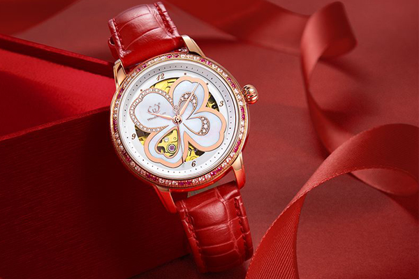 個(gè)性幸運(yùn)四葉草女士機(jī)械手表 手表工廠批量定制