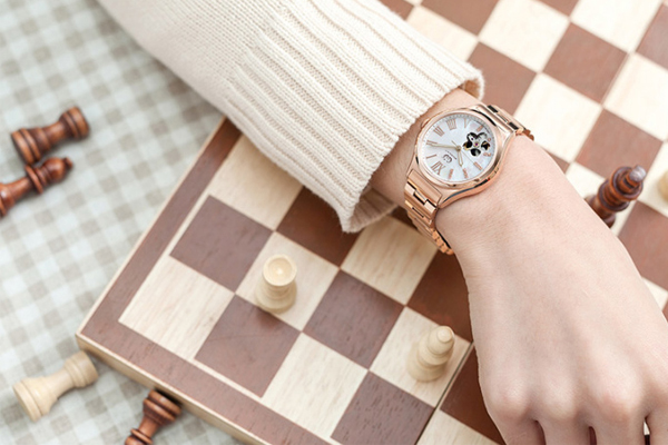 時(shí)尚女士石英防水腕表穩(wěn)達(dá)時(shí)手表廠家直供