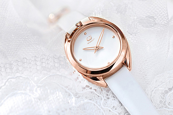 簡(jiǎn)約腕表款式可供定制 穩(wěn)達(dá)時(shí)深圳手表廠