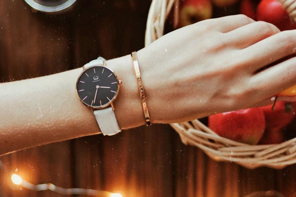 時(shí)尚米蘭石英防水女士腕表廠家批量定制 穩(wěn)達(dá)時(shí)