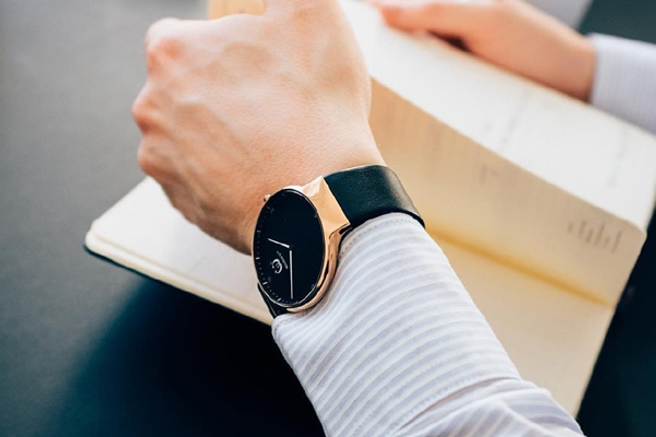 年末凹造型神器 禮品手表來供應&mdash;&mdash;穩(wěn)達時