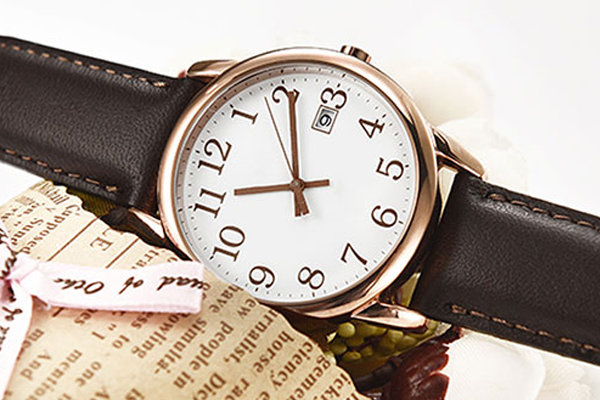 穩(wěn)達時專業(yè)定制典雅大氣手表