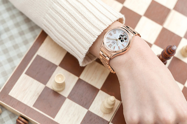 商務(wù)精鋼款式禮品手表定制 穩(wěn)達時