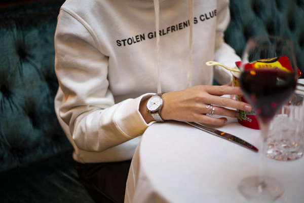 自然盤面 盎然生機(jī) 穩(wěn)達(dá)時(shí)鐘表