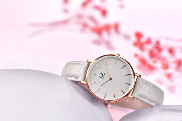 真皮女士石英防水腕表 個性 女士手表廠家直銷&mdash;&mdash;穩(wěn)達時