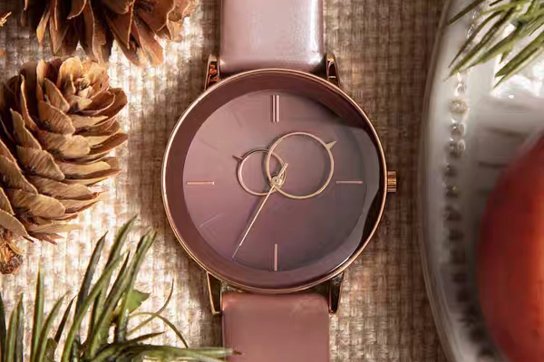 表廠家批量批發(fā)定制優(yōu)質(zhì)男女士時(shí)尚腕表&mdash;&mdash;穩(wěn)達(dá)時(shí)