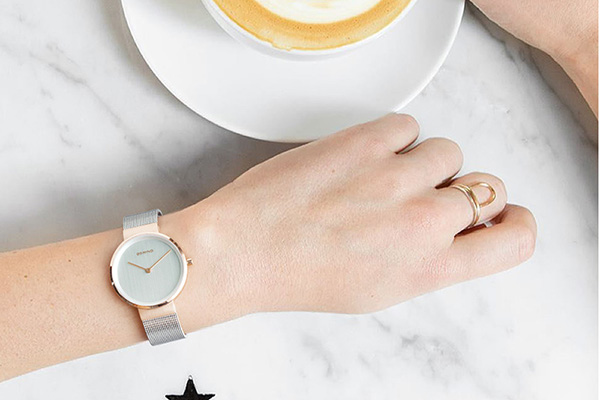 受到客戶的一致認(rèn)可的一款簡(jiǎn)約手表