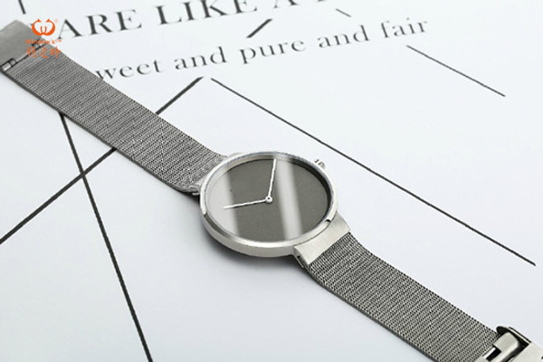 創(chuàng)意款網(wǎng)帶表女款可批量定制