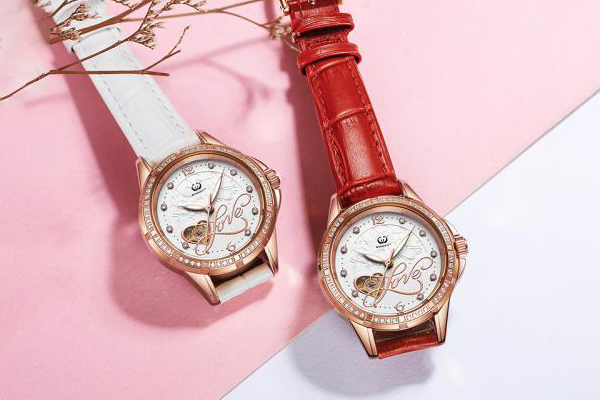 潮流女款手表喜歡么歡迎定制哦