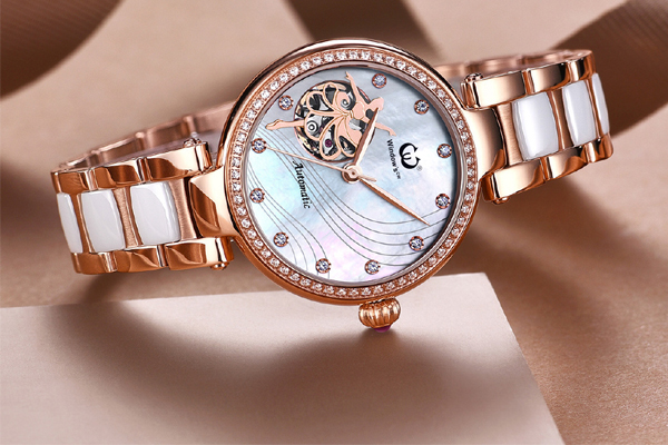 潮流女士手表定制就找穩(wěn)達(dá)時(shí)