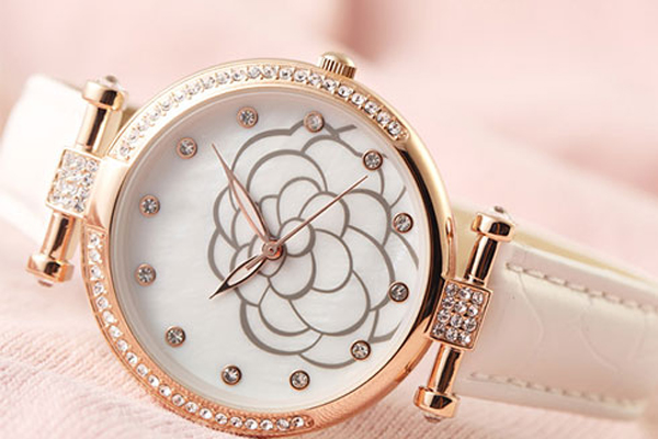 速賣通爆款時(shí)尚裝飾女士石英手表批發(fā)