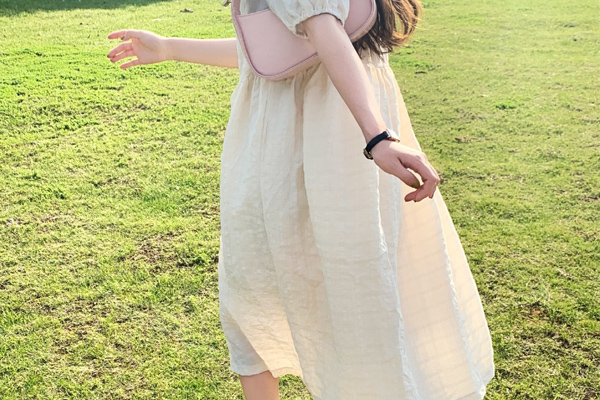 個(gè)性態(tài)度 表露青年本我態(tài)度-穩(wěn)達(dá)時(shí)手表廠