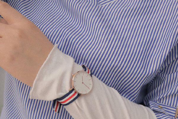 時(shí)尚麗人點(diǎn)睛配飾盡在穩(wěn)達(dá)時(shí)手表廠