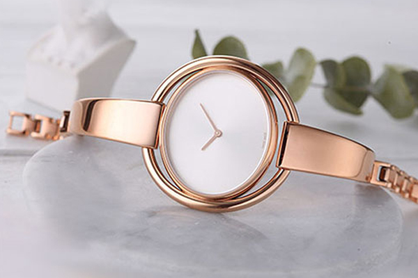 手環(huán)款女士石英手表生產(chǎn)供應(yīng)-穩(wěn)達(dá)時(shí)