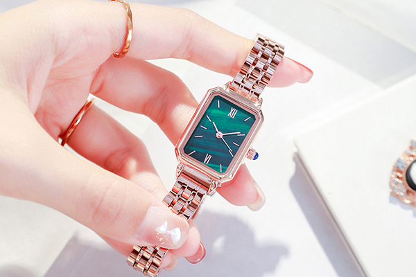 網(wǎng)紅小綠表工廠供貨 現(xiàn)貨走量性?xún)r(jià)比貨源就在穩(wěn)達(dá)時(shí)