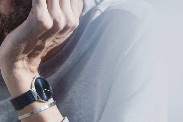 簡約商務(wù)情侶腕表一手貨源批發(fā)就在穩(wěn)達時