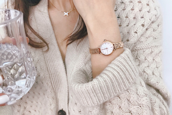 商務(wù)經(jīng)典 電商熱銷(xiāo)款式盡在穩(wěn)達(dá)時(shí)