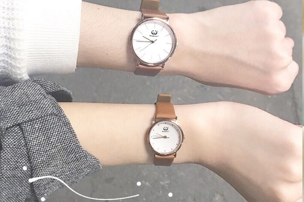 時尚皮帶經(jīng)典款手表供應(yīng)